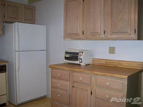 UPPER FREEZER REFRIGERATOR