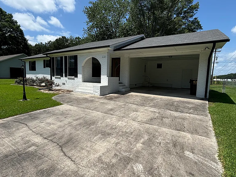2109 Dialsdale Dr SW — Photo 2