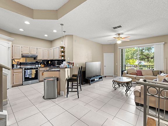 4th image of 705 Mainsail Dr