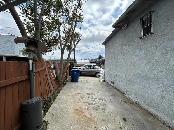 1260 E 49th St, Los Angeles, CA 90011