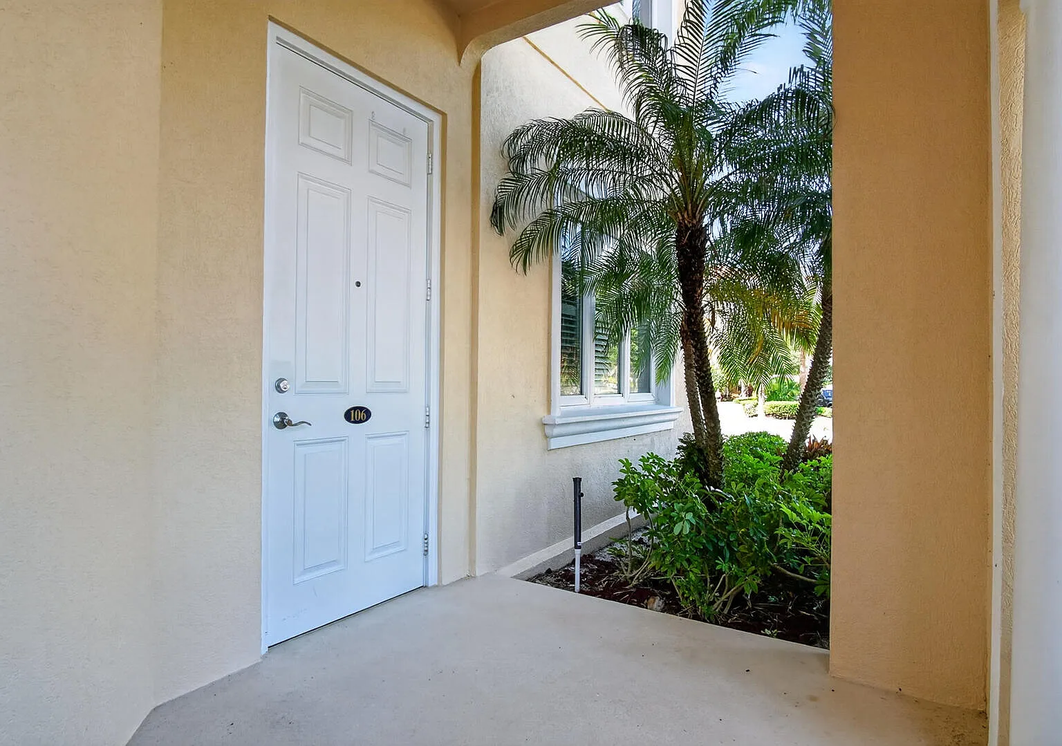 2 bed, 2.0 bath, 1989 sqft, $2,600 — Photo 4