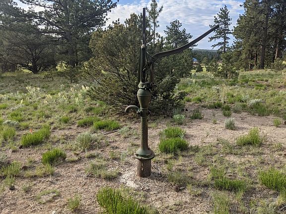 4th image of 1499 Larkspur Ln