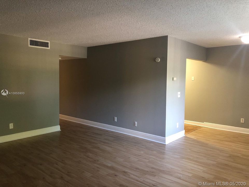 1st image of 314 Meadows Cir #314