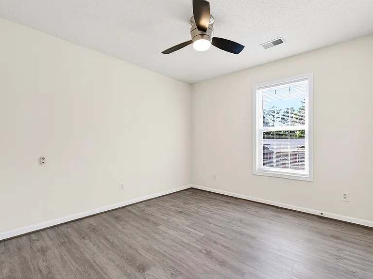 3212 Pagoda Trce — Photo 14