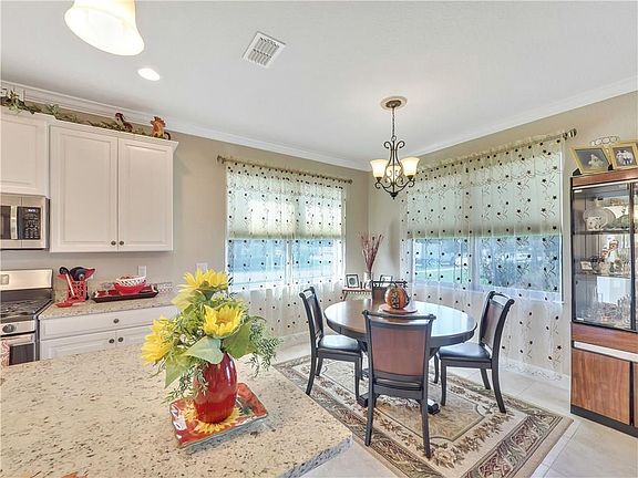 3rd image of 1780 Willows Sq