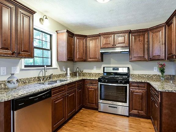 3rd image of 526 Burnt Creek Way
