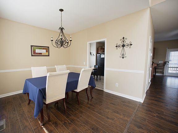 4th image of 141 Chipwood Dr