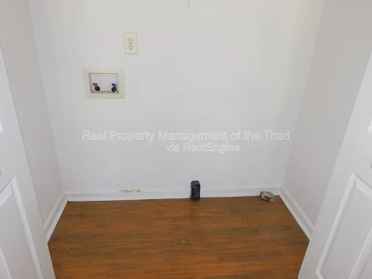909 Beaumont Ave — Photo 19