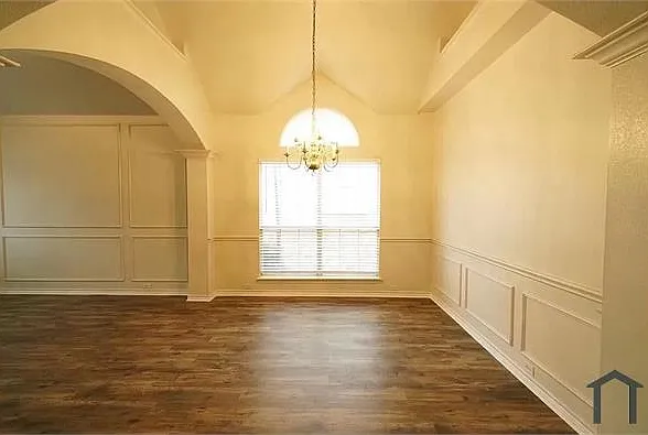 7 bed, 2869 sqft, $4,800 — Photo 3
