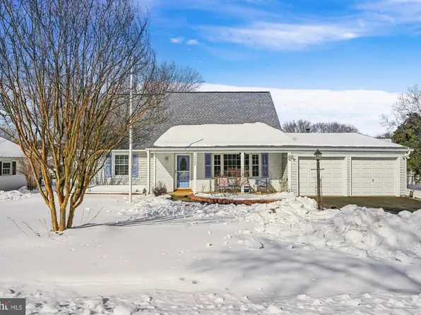 13302 Pennypacker Ln, Fairfax, VA 22033