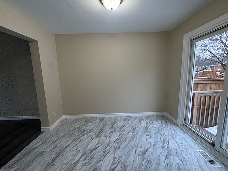 Kitchener House for rent - 2 Bedrooms — photo 15