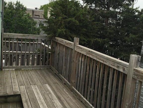 2nd image of 3102 Richmond St