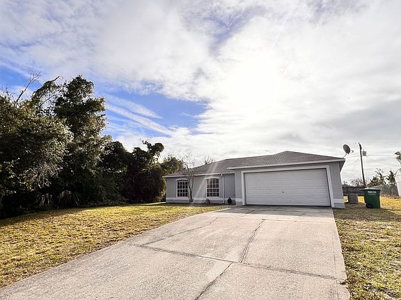 3rd image of 2397 Kerridale St