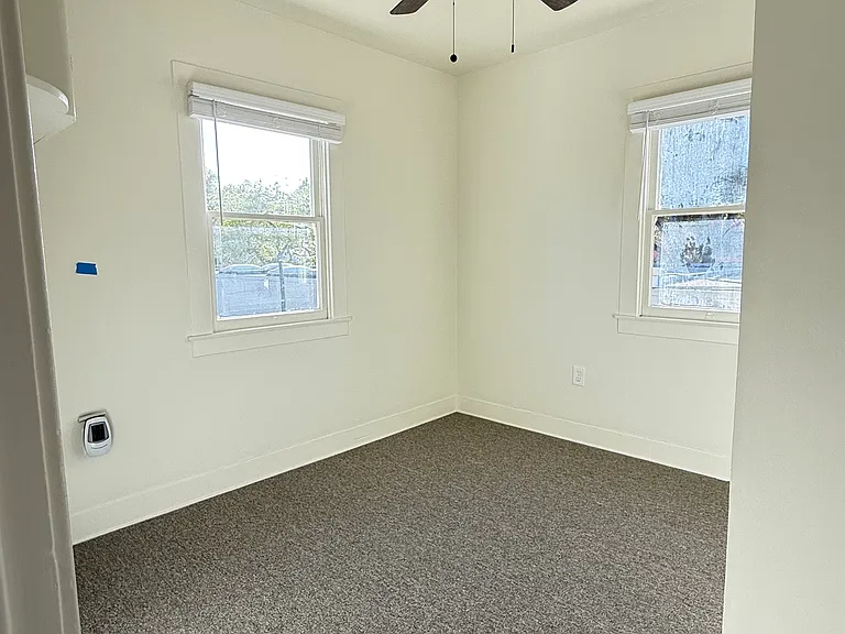 1137 Carmel St — Photo 12