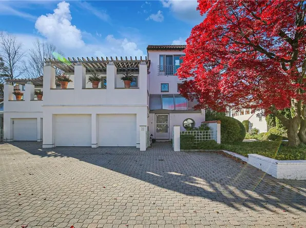 14 Kassel Court, Mamaroneck, NY 10543