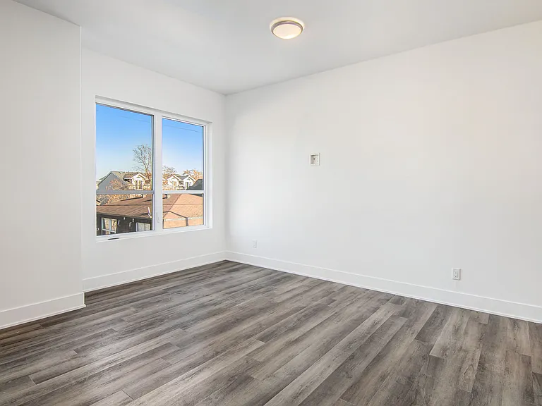 258 Carruthers Ave #11 — Photo 12
