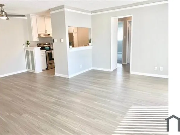 21530 Califa St, Woodland Hills, CA
