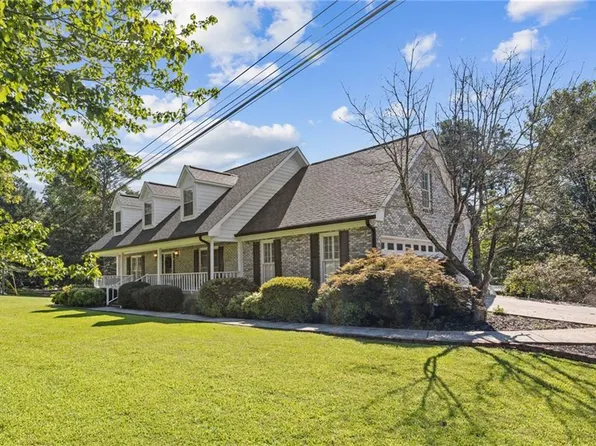 3906 Laurens Ln, Snellville, GA 30039