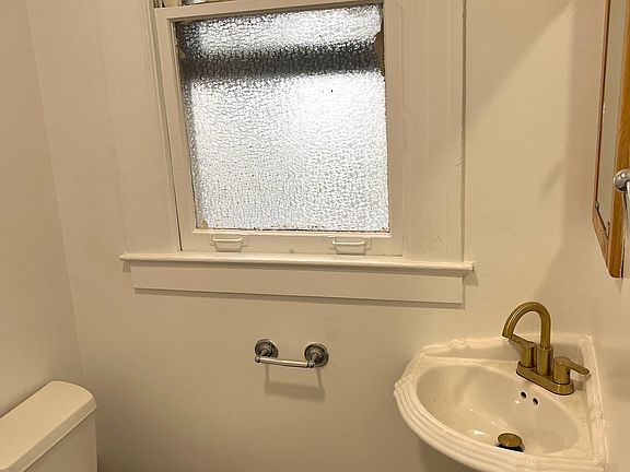 4th image of 3415 22nd St APT 8