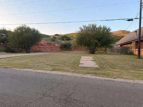 50 Pony Express Trl, Lubbock, TX 79404