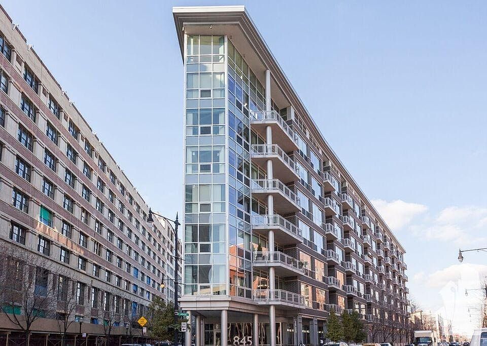 1st image of 845 N Kingsbury St #514CCC
