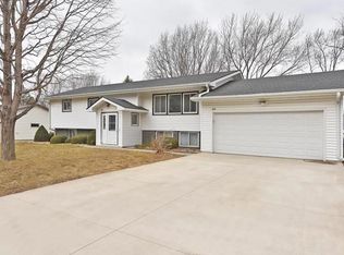 20 Jefferson Ln, Northfield, MN 55057