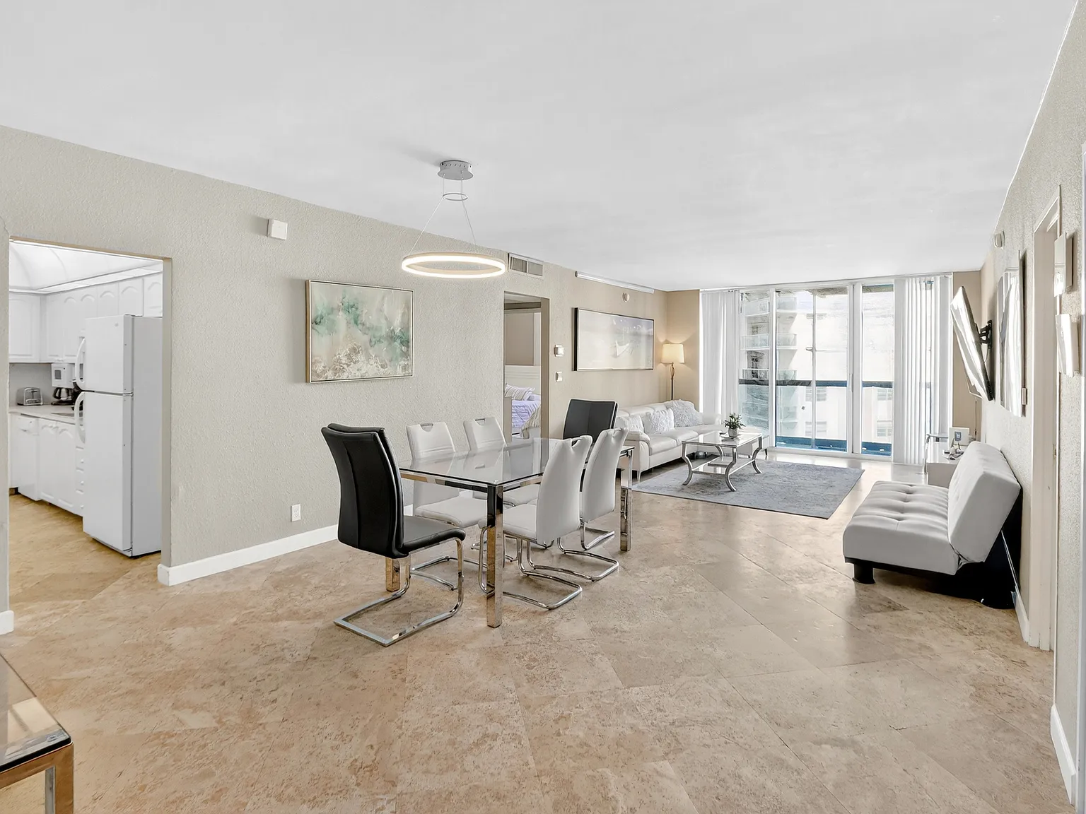 2 bed, 1358 sqft, $5,480 — Photo 3