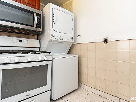 4th image of 191 Graham Ave #4