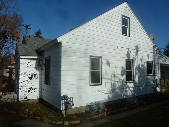 3rd image of 1020 10th Ave N