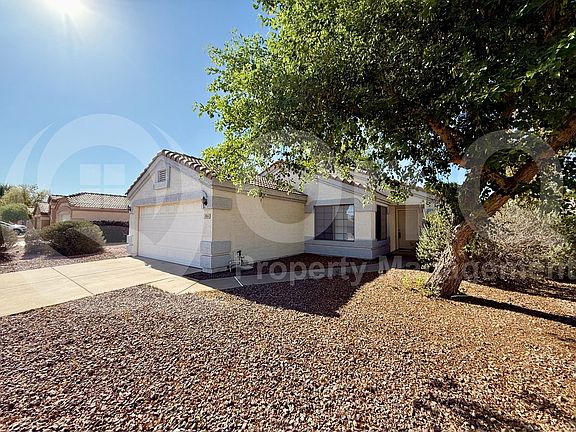2nd image of 1914 E Palomino Dr