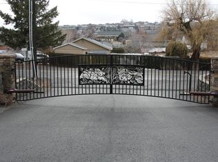 11 Berlona Dr, Selah, WA 98942