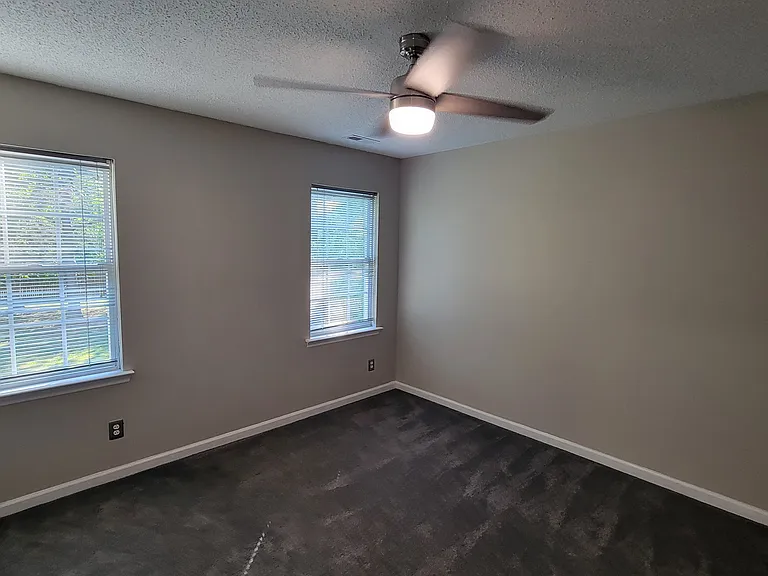 6107 Colchester Ln — Photo 17