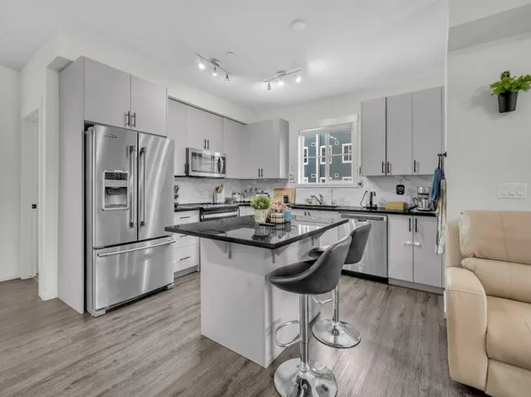 151 SW Legacy Main St SE #8218, Calgary, AB T2X 4A4