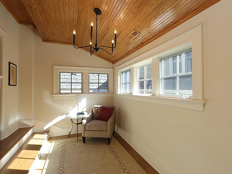 1027 Vance St — Photo 6