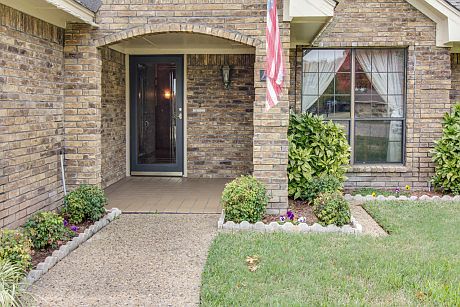 3rd image of 102 Tanglewood Ct
