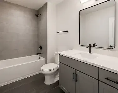 West 7th Residences — Photo 4