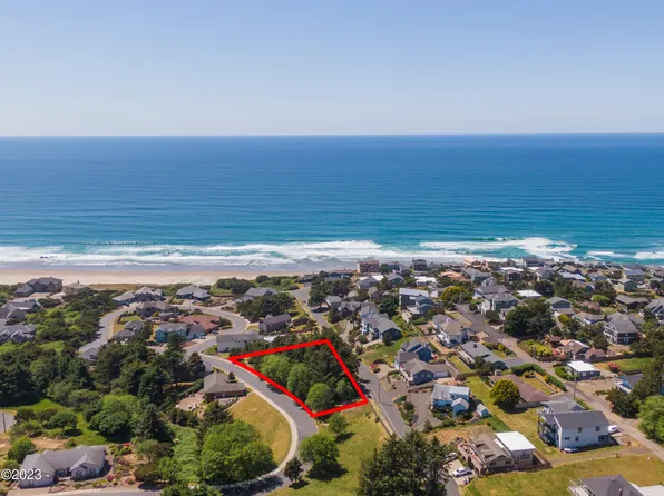 4700 NW Miramar Dr Lot 18-200, Lincoln City, OR 97367
