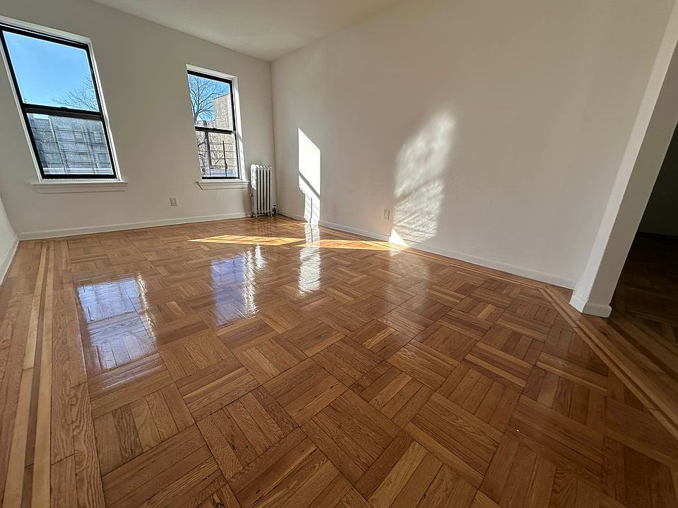 2nd image of 4300 Broadway APT 1F