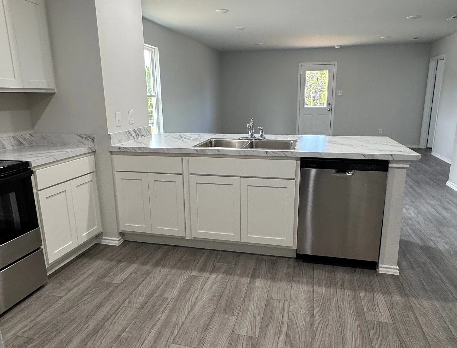 4 bed, 1510 sqft, $1,900 — Photo 3