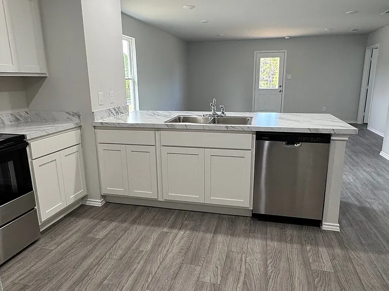350 Azalea Trl — Photo 3