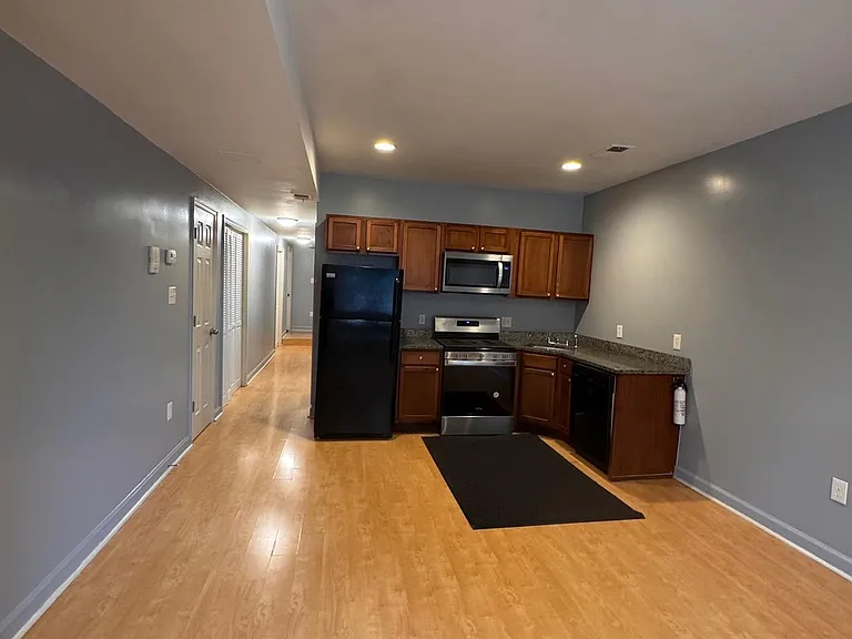 1716 W Virginia Ave NE #102 — Photo 14
