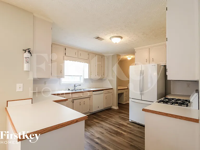 15 Fenwick Way — Photo 8