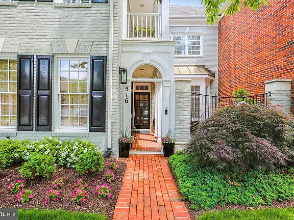 3rd image of 516 Goodland Pl