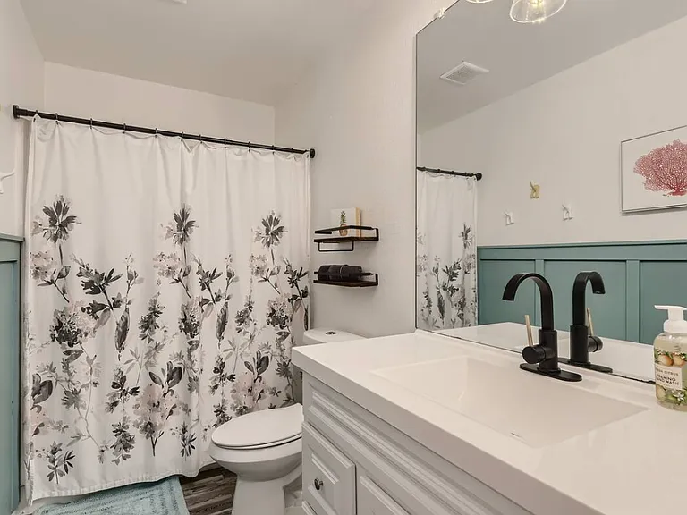 1002 Glen Oaks Ct — Photo 8