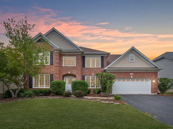 2348 Avalon Ct, Aurora, IL 60503