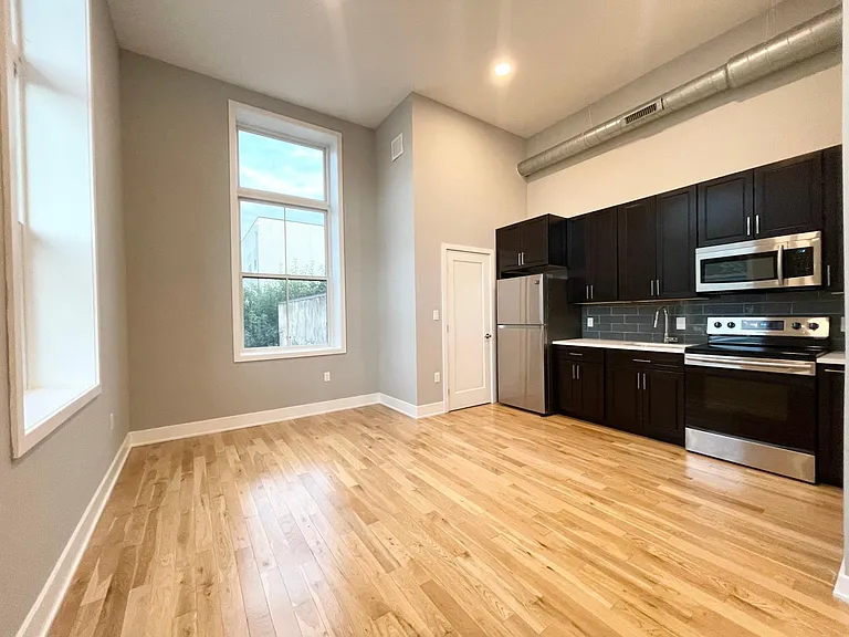 1521-1523 W Girard Ave #206 — Photo 7