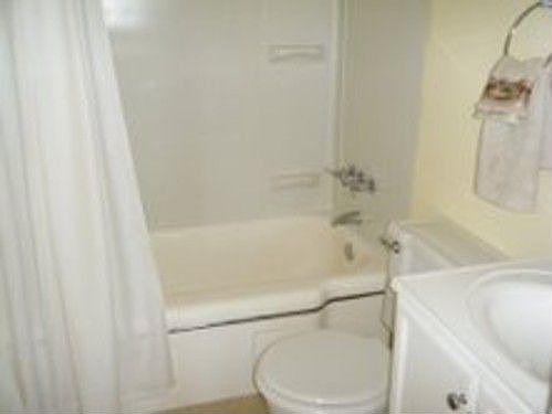 5th image of 5921 Diaz Ave