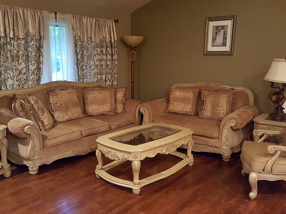 2nd image of 74 Olympic Ave