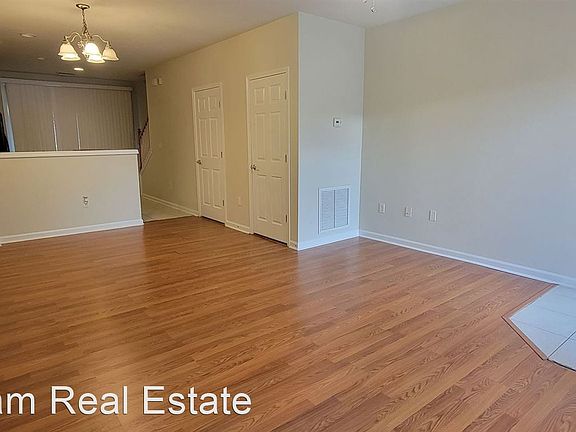 4th image of 8119 Summer Palm Ct