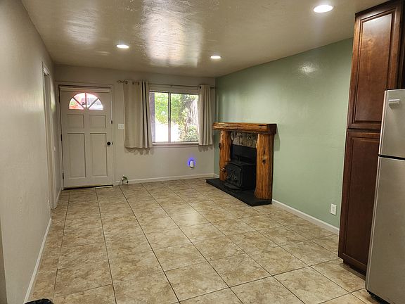 5th image of 25225 Lodge Rd #1